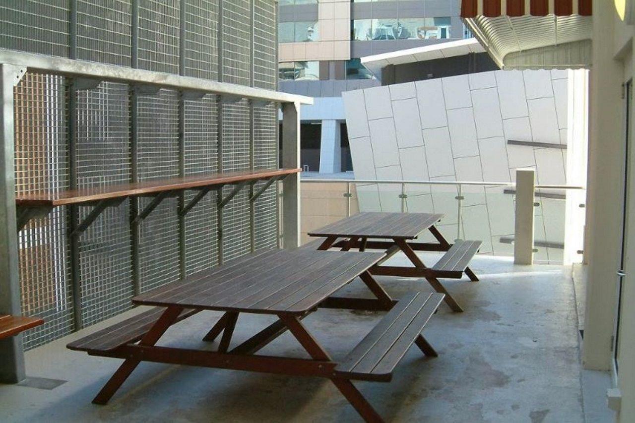 Base Brisbane Embassy Hostel Kültér fotó