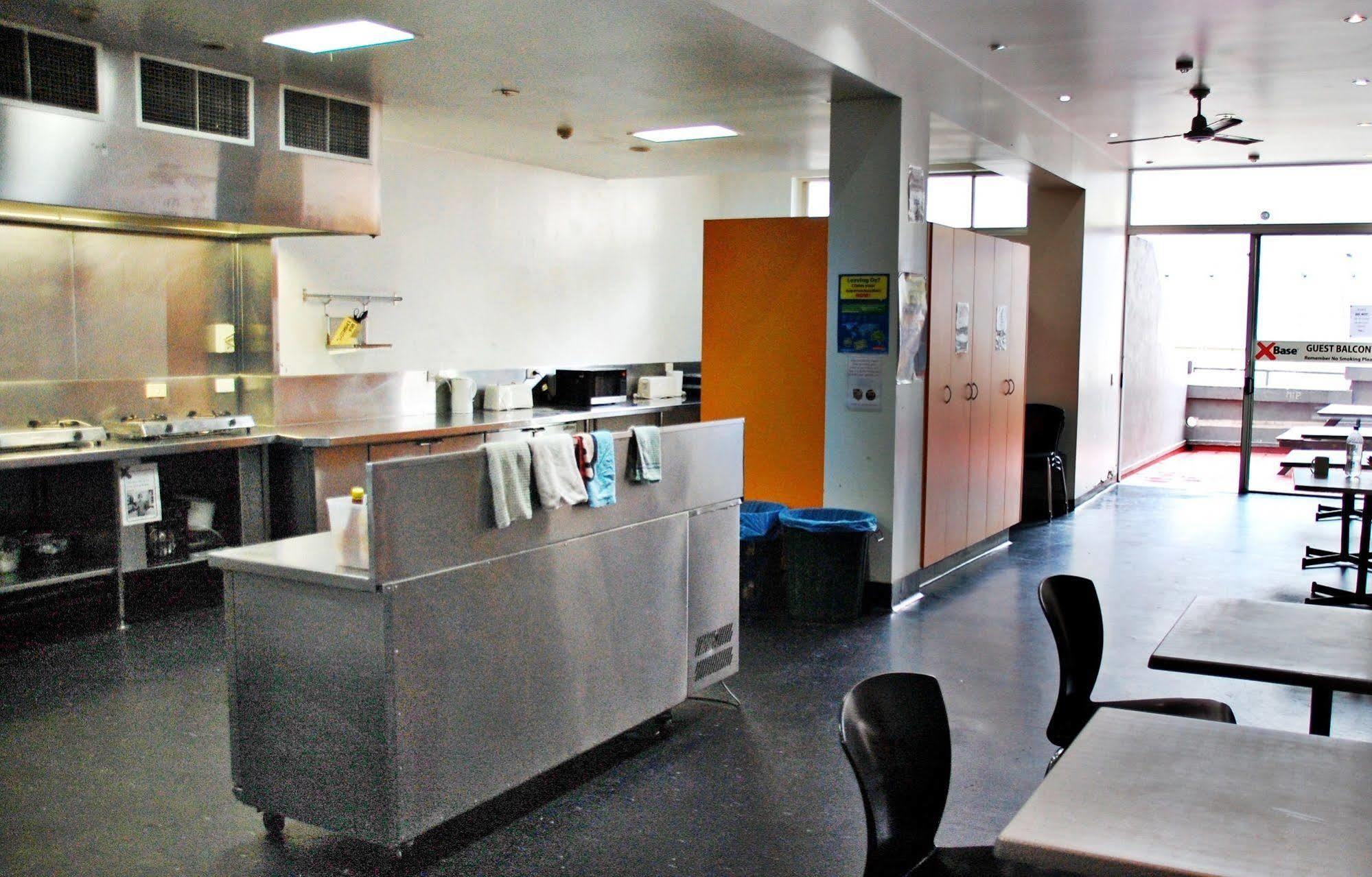 Base Brisbane Embassy Hostel Kültér fotó